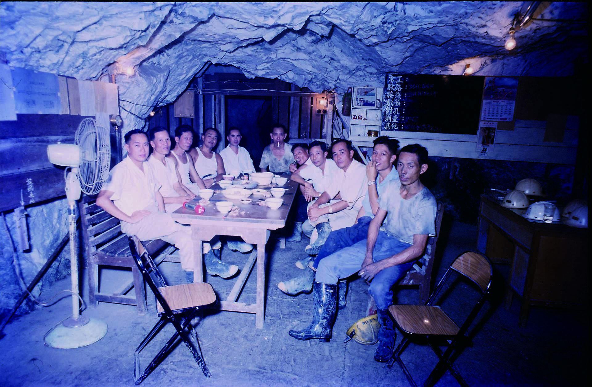 昔日礦工在午飯時聚在一起，稍作片刻休息。（圖片/ 香港文化博物館）