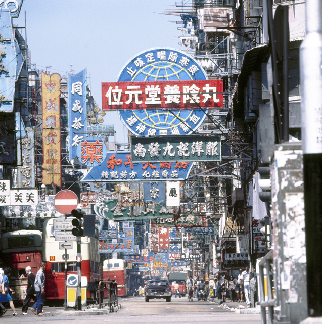六、七十年代是上海街的黃金歲月，由於交通便利，商業活動興盛，車水馬龍盛況空前。