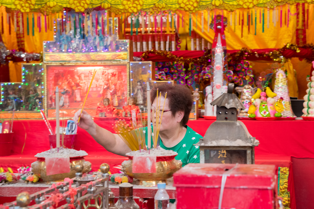 潮州人盂蘭勝會的神壇可見擺滿隆重祭品
