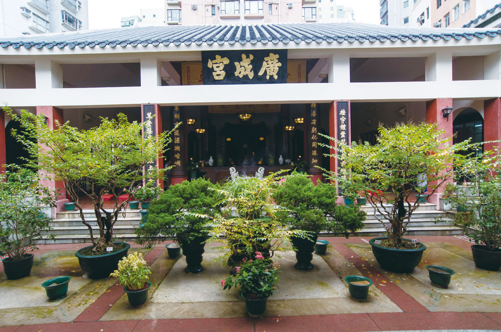 廣成宮於1986至1990年間經歷重修，弟子更到佛山訪尋工匠塑造祖師像。