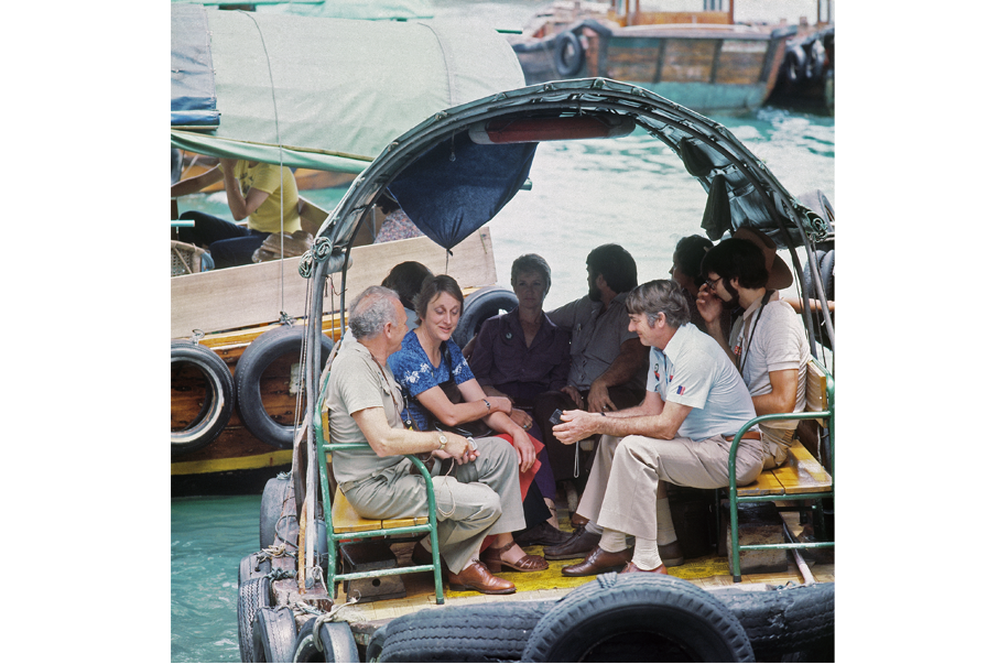 多年來，香港仔都成為中外遊客來港必到的勝地，也為部分漁民帶來額外收益。