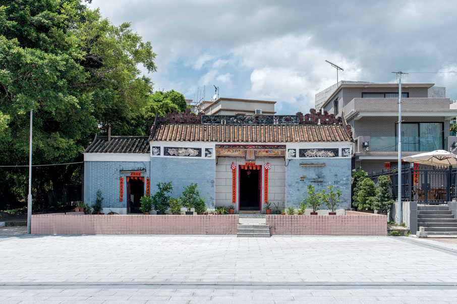 位於新慶圍的侯王廟，又稱為西頭廟，曾於1961年進行重修。