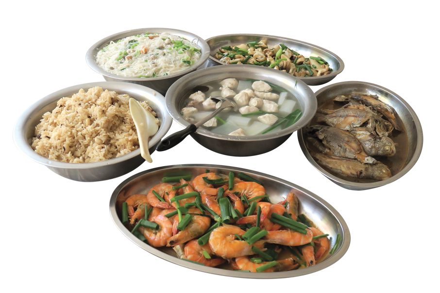 閩南人賀誕多有膳食供應，餸菜以海產為主，充滿閩南風情。