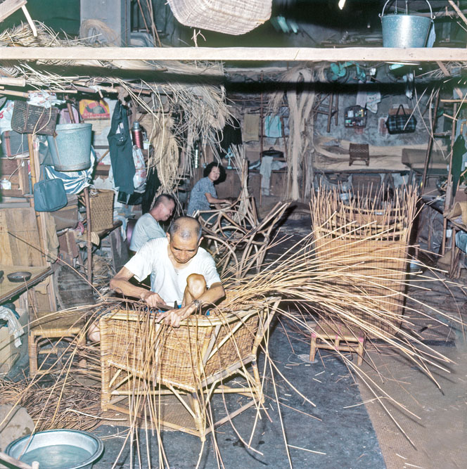 早年籐器是香港的重要手工業出口製品，而土瓜灣當年就有不少以手工業為主的山寨廠。