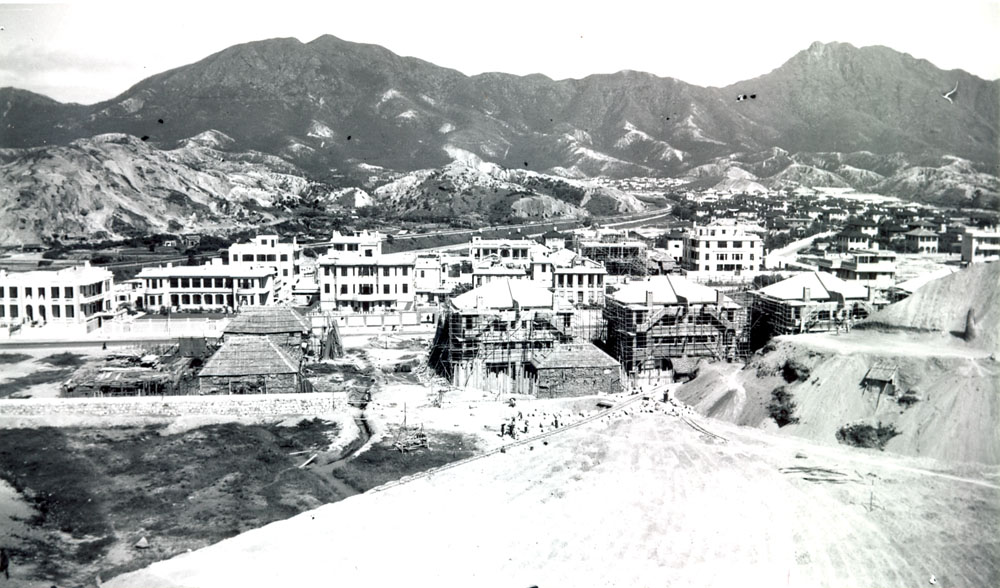 開發中的加多利山，前面房屋所在乃太子道。