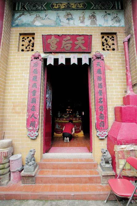 天后廟是村中歷史最悠久的建築物，雖說廟宇在1947年後修重建，但門前有一石柱刻有清乾隆年，証明廟宇歷史可追溯至三百年前。