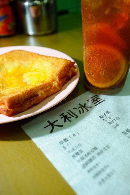 簡單的三文治、多士，加杯「凍0茶」，成了港式茶餐廳文化。