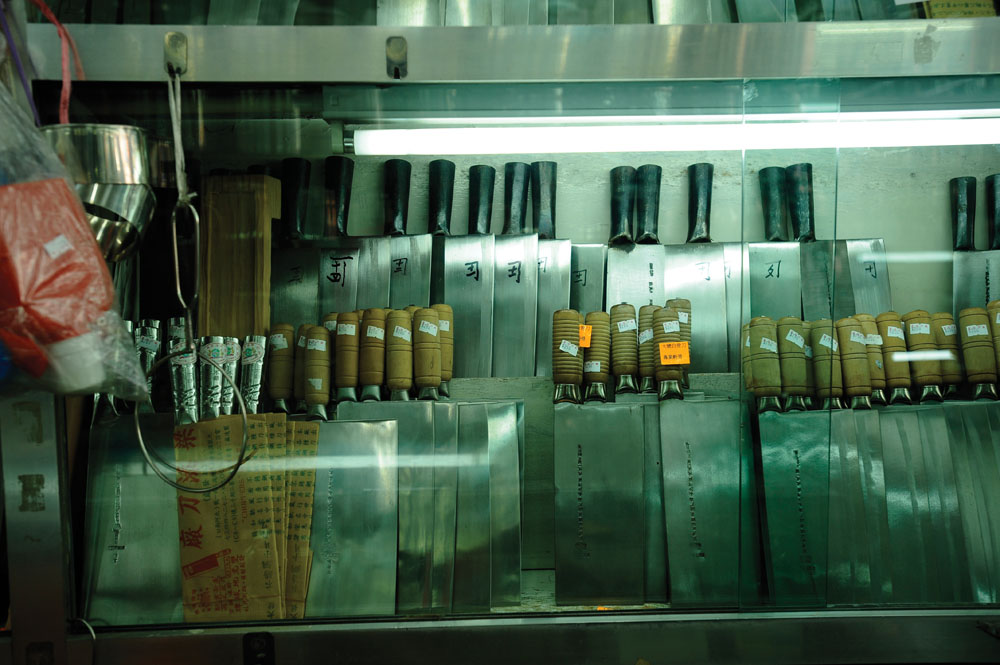 每一把刀都是梁添刀廠精工打造的產品。